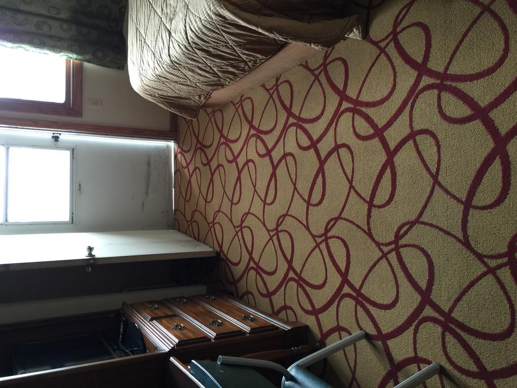 Lakeview Motel Two Rivers Bagian luar foto