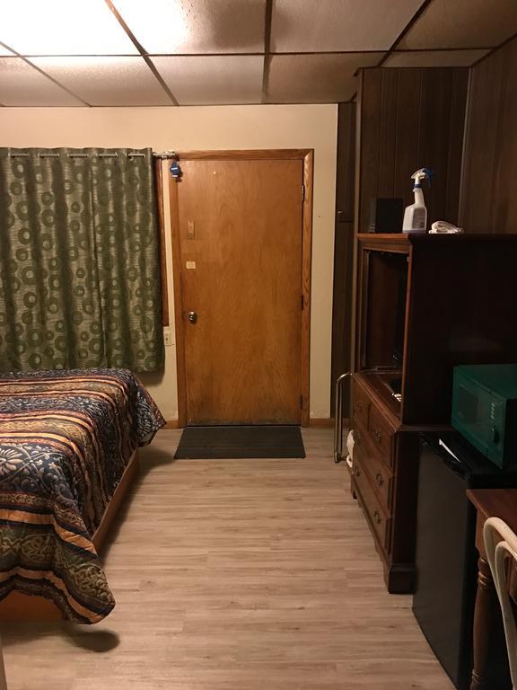 Lakeview Motel Two Rivers Bagian luar foto