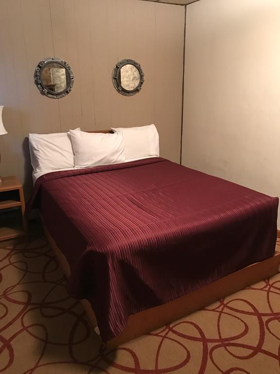 Lakeview Motel Two Rivers Bagian luar foto
